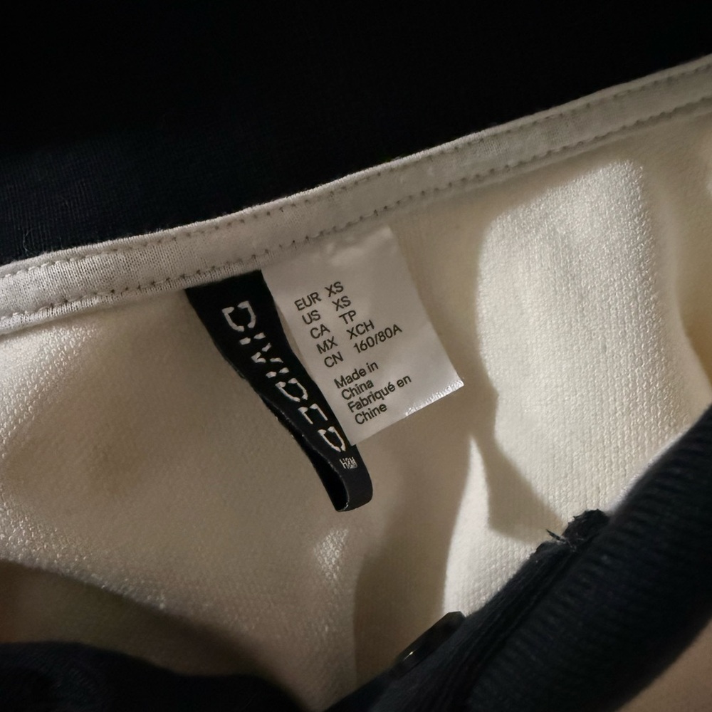 H&M Player Rugby Shirt - Picture 4 of 4